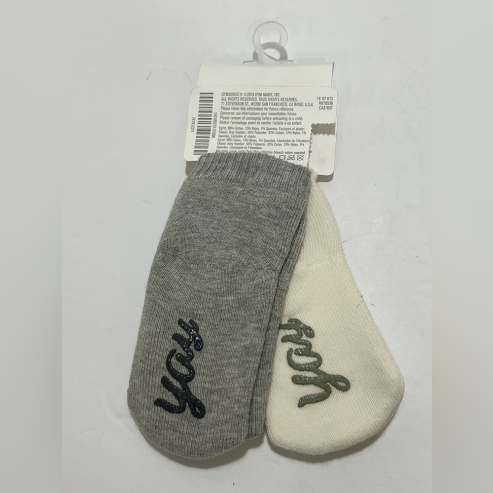 GYMBOREE ✨baby 🧦✨socks 2 pairs 👶🍼0-6 months